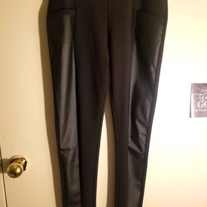 Black legging w/ faux leather sides. Rock star look